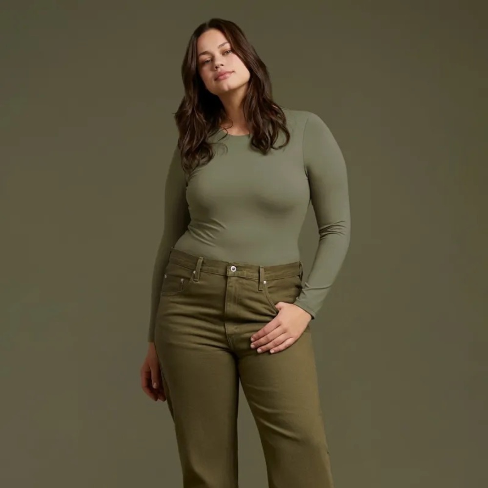 NUUDS green long sleeve crew neck body suit size XXXL